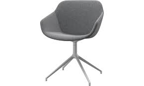 Lo bastante espaciosa como para acurrucarte en ella, pero con una elegancia que huye del exceso, la butaca imola es todo un clásico preparado para marcar la diferencia en tu hogar. Dining Chairs Vienna Chair With Swivel Function Boconcept