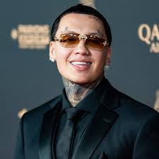 Yo no soy de apoyar mucho a Kris R, pero Gazzzz de tema, la verdad que no  decepcionó, Colombia representando en el álbum de Arcángel. 🧝🏿 X 🇨🇴 Se  los recomiendo socios.