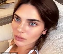 Hailey rhode bieber and kendall jenner at stassie's birthday party in hollywood 06/08/2021. Kendall Jenner Versucht Ihren Eigenen Markanten Eisblauen Augen Filter Nach Ihrer Schwester Kylie Hat Die Gleiche Aktuelle Boulevard Nachrichten Und Fotogalerien Zu Stars Sternchen