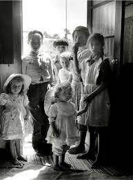 Exposition A La Location Mai 1954 Sabine Weiss Part En Service Commande Au Portugal Elle Reste Sabine Weiss Photographer Inspiration Photographers Gallery