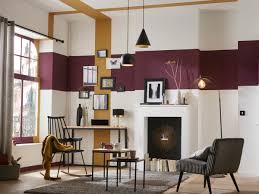 Deco salon bleu canard peinture mobilier et accessoires papiers. Decoration De Salon 5 Astuces Peinture Pour Rechauffer L Ambiance Femme Actuelle Le Mag