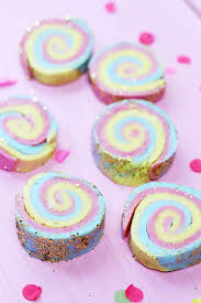 Es ist kein geheimnis, dass kinder knete lieben und gern damit spielen. Diy Seife Mit Regenbogen Muster Selber Machen Einfache Anleitung