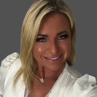 Mandy Healy's Instagram, Twitter & Facebook