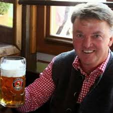 Maar sinds het goede werk dat hij de afgelopen zomer in brazilië leverde, kan hij bij mij niet meer stuk. Het Beste Engels Van Louis Van Gaal Home Facebook