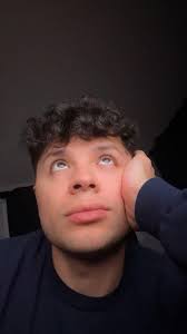 The way I wanted to get into this post so bad but technically I dont "work"  (funny bc I still make money). Me "working" in Georgia and me at roo a few