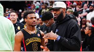 LeBron James của Lakers sẽ từ bỏ gần 100 triệu đô la nếu anh quyết định kết thúc sự nghiệp NBA của mình vào mùa giải này | Fox News