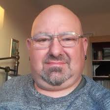 Does anyone feel the same? I see everyone is so happy with their loved ones  and I am completely alone.