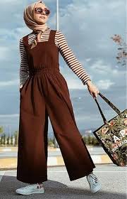 20 New Fashion Hijab Outfits Casual Muslim Di 2020 Gaya Model Pakaian Model Baju Wanita Model Pakaian