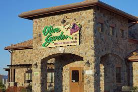 Olive garden has around 900 locations globally and annual revenue of about $3.8 billion. 5 Shocking Things You Never Knew About Olive Garden