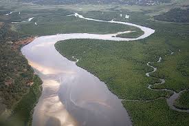 Der kongo (zaire) verläuft vorrangig auf dem gebiet der demokratischen republik kongo, ist deren größter und längster fluss und war namensgebend. Congo River Deepest River On Earth Afrika Reisen Fluss Mosambik