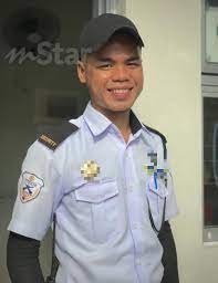 Majalah perajurit edisi ogos 2006 oleh: Uniform Bikin Keliru Kerja Guard Ke Pilot Pemuda Ini Sedar Ramai Tagih Perhatiannya Tetap Layan Soalan Pelik Setengah Juta Followers Di Tiktok Viral Mstar
