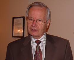 File:Bill Moyers 24 May 2005