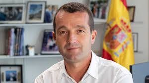 Angel Bosque's Instagram, Twitter & Facebook