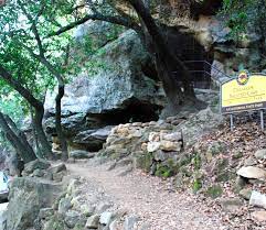 *this website provides information for hikers on how to get to the trailhead that leads to the chumash painted cave state historic park. Chumash Painted Cave State Historic Park Wikipedia