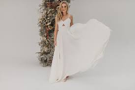 Die besten hochzeitsdienstleister, ihre persönliche hochzeitshomepage, eine große auswahl an hochzeitsgeschenken und tolle artikel zu den neuesten hochzeitstrends: Pin Auf Brautkleid Hochzeitskleid L Brautmode Nrw