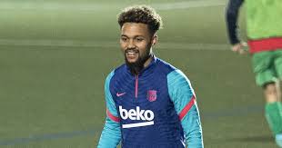 Konrad de la fuente (born july 16, 2001) is an american professional soccer player who plays as a winger for spanish team fc barcelona b. Watch Barcelona B Starlet Konrad De La Fuente Scores Messi Esque Solo Goal Planet Football