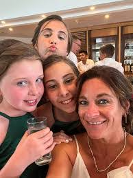 Rachel Benn's Instagram, Twitter & Facebook