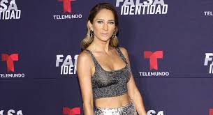 A través de sus redes sociales, geraldine bazán denunció públicamente que fue víctima del delito de robo de identidad, luego de que una persona se hiciera en una imagen publicada en instagram, la actriz platicó que alguien, valiéndose de una identificación falsa con sus datos, asistió a un centro de. Geraldine Bazan Retaguardia Al Descubierto Vergonzoso