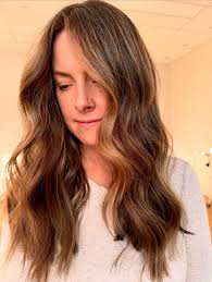 Katie is absolutely 🚬 We created a seamless blend with natural dimension.  A customised balayage for the perfect sun-kissed effect. Precision, depth,  and movement—expertly crafted for a luminous, low-maintenance result.