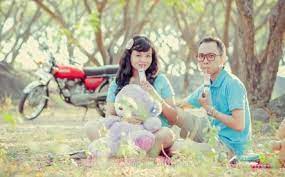 Konsep klasik dengan mengusung konsep prewedding motor cb dapat menjadi salah satu alternatif pilihan kalian. Prewedding Motor Cb Konsep Bikers Retro Tips Contoh Foto