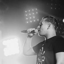 Fuerza regida no está entre los 500 artistas más apoyados y visitados de esta semana, su mejor puesto ha sido el 112º en marzo de 2019. Foto