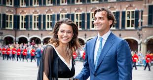 Bas kennis was born on october 12, 1973 in vlissingen, zeeland, netherlands. Baudet Over Verloofde Dank De Goden Voor Davide Show Pzc Nl