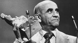 Warren Mitchell's career in pictures