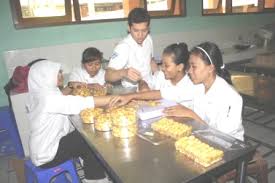 Maybe you would like to learn more about one of these? Smk Negeri 8 Surabaya Weblog Raih Prestasi Terampil Dan Berdaya Saing Internasional