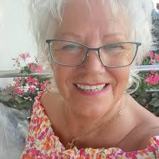 Nasza Bożenka kończy dzisiaj 54 lata! 😍🥰❤️ Świętujemy dzisiaj razem o  godzinie 18:00 🕕🥳🤩