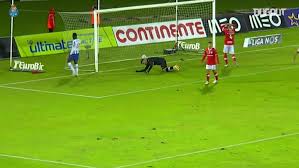 Big tubes, big airs, linked carves and fin throws. Gol Spektakuler Luis Diaz Vs Santa Clara November 2020 Dugout