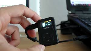 Press and hold the home button just below the viewing screen. Sansa Sandisk Clip Does Not Turn On Youtube