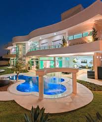 Indoor swimming pools are rapidly becoming more popular because of their numerous advantages over outdoor ones, such as privacy, year round use independent of inclement weather and they stay cleaner! Pin On Xe Swimming Pool