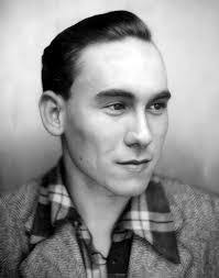 Robert Llorens's Instagram, Twitter & Facebook