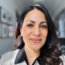 Hi everyone I'm starting to stop wearing makeup as it's bad for my skin.  I'd like to get a facial done and be recommend good face care products does  anyone know anyone