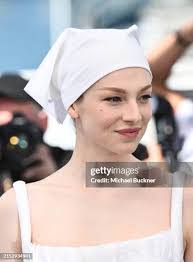 Paula Shafer's Instagram, Twitter & Facebook