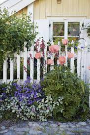 We love the idea of using smaller, discreet pergolas as an entryway arch for the backyard or garden. Best Gardening Tips How To Create A Beautiful Yard