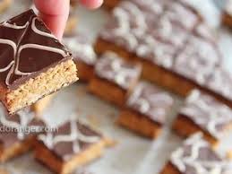 Petits Gateaux Marbres Au Chocolat Et Cacahuetes Gateau Marbre Chocolat Gateau Marocain Facile Gateau Marbre