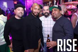 Beer, Wine and Mimosas – The 10 Best Gay Bars in New York | Two Bad Tourists