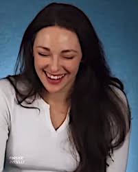 I forgot to post this// this podcast made me so beyond happy, I missed her  and hearing her laugh🫶🏻 #foryoupage #foryou #fyp #danielleroserussell  #podcast #danielle #roserussell #foru #fup #loml ...