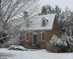 Colonial Williamsburg Http Www Thedogstreetpatriot Com Colonial Williamsburg Snow Day Scenes Part 2 Colonial Williamsburg Red Brick House Colonial House