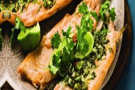 Una ricetta leggere ma saporita che piacerà a tutti. Filetti Di Trota Salmonata Al Pepe Rosa E Lime Eatdoo Com