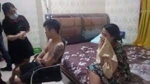 Selama kuliah aku punya teman kuliah yang bernama iva. Wanita Ini Digerebek Sedang Zina Dengan Suami Orang Istri Sah Malah Diomeli Diminta Introspeksi Tribunnewsmaker Com