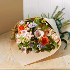 Valentine's day flowers are synonymous with february 14. Last Minute Valentine S Day Flowers And Discounts The List