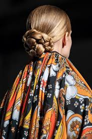 We did not find results for: Trendfrisuren 3 Stylings Fur Alle Die Sonst Offene Haare Tragen