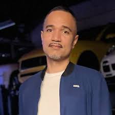 Lloyd Ball (@lloydaball) • Instagram photos and videos