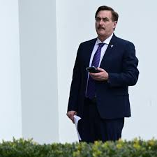 Mike lindell, ceo of mypillow, stands outside the west wing of the white house in jack dorsey is trying to cancel me (mike lindell) out, lindell tweeted through mypillow's account. Trump Ally Mike Lindell Of My Pillow Pushes Martial Law At White House Donald Trump The Guardian