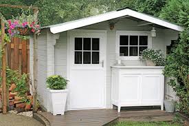 Hout Schilderen Buiten Schilderen Met Moose Farg Schildertips Gartenhaus Holzhutte Garten Gartenhaus Farbe