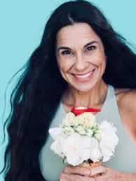 Carrie Farris's Instagram, Twitter & Facebook