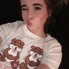 Hazel Lynn (@lavenderhazel)