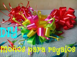 Como Hacer Un Mono Como Hacer Un Mono Pom Pom Mono Para Regalo How To Make A Bow For Gift Youtube Monos Para Regalo Como Hacer Monos Manualidades